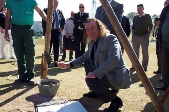 Miguel Ángel Jiménez y el Alcalde de Torremolinos colocan la primera piedra de la Casa Club de la Escuela Municipal de Golf