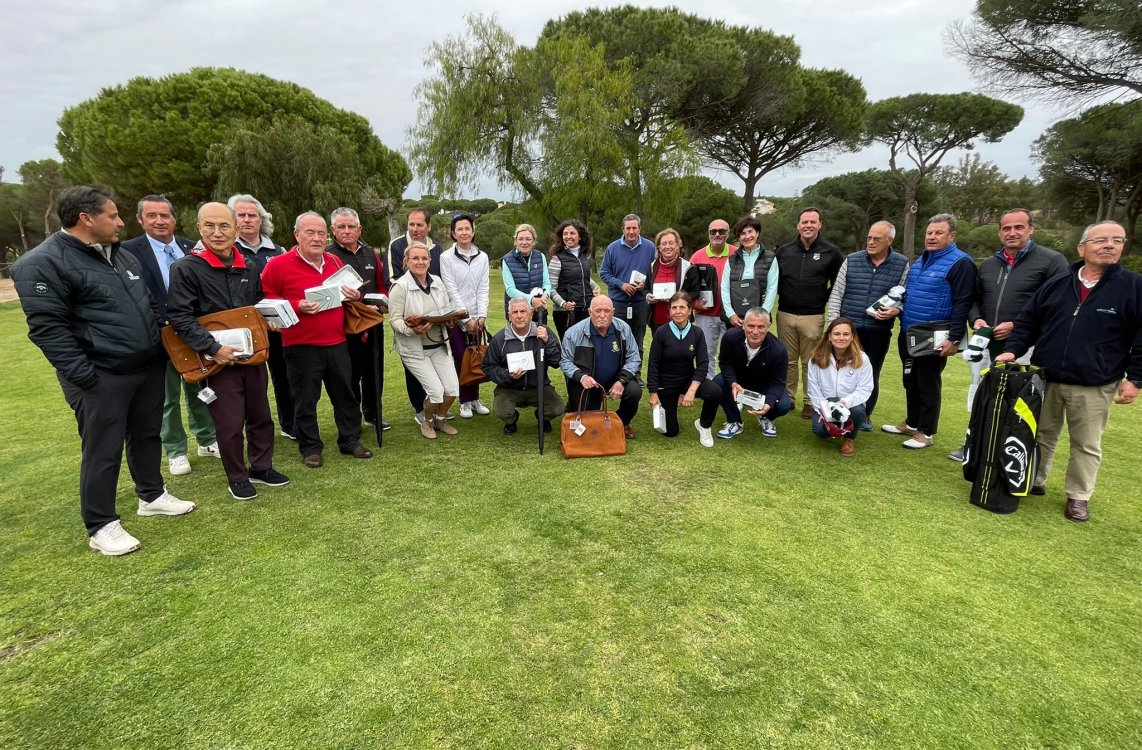 El Club de Golf Bellavista se divierte con la emoción del Circuito Senior