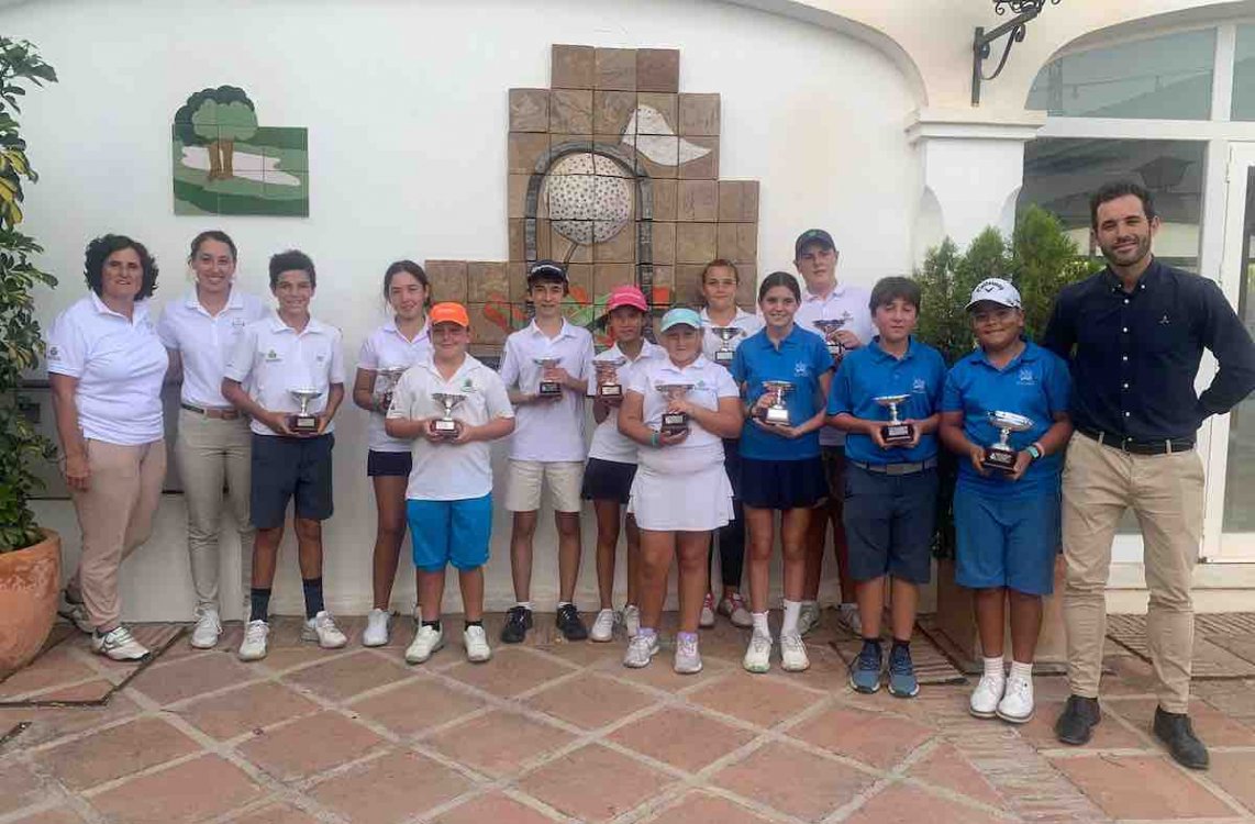 Los jugadores de La Cañada se dan un festín en Añoreta Golf