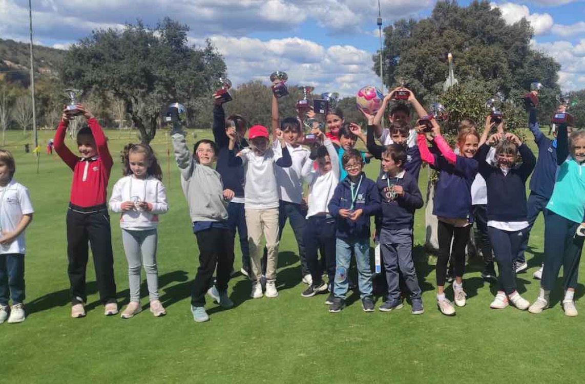 Los golfistas de Granada brillan con luz propia en el Pequecircuito de La Garza