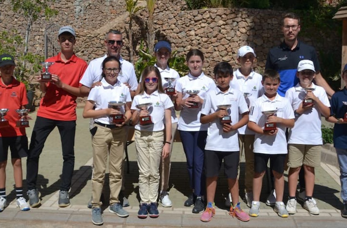 La Envía Golf disfruta en un sábado soleado de los jóvenes talentos del golf andaluz