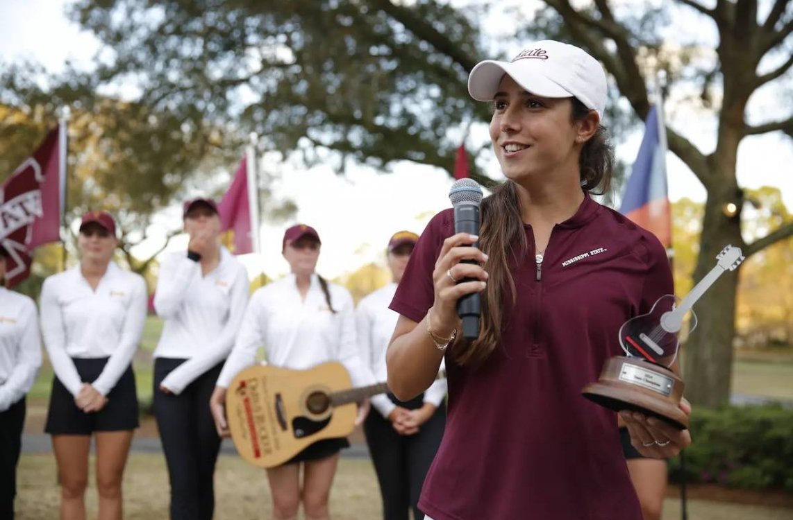 Julia López logra su séptima victoria en la NCAA y hace historia con Mississippi State
