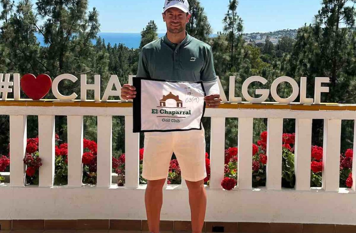 Manu Morugán conquista la victoria a birdie limpio en la tercera prueba del Circuito de Profesionales de Andalucía Manu Morugán conquista la victoria a birdie limpio en la tercera prueba del Circuito de Profesionales de Andalucía
