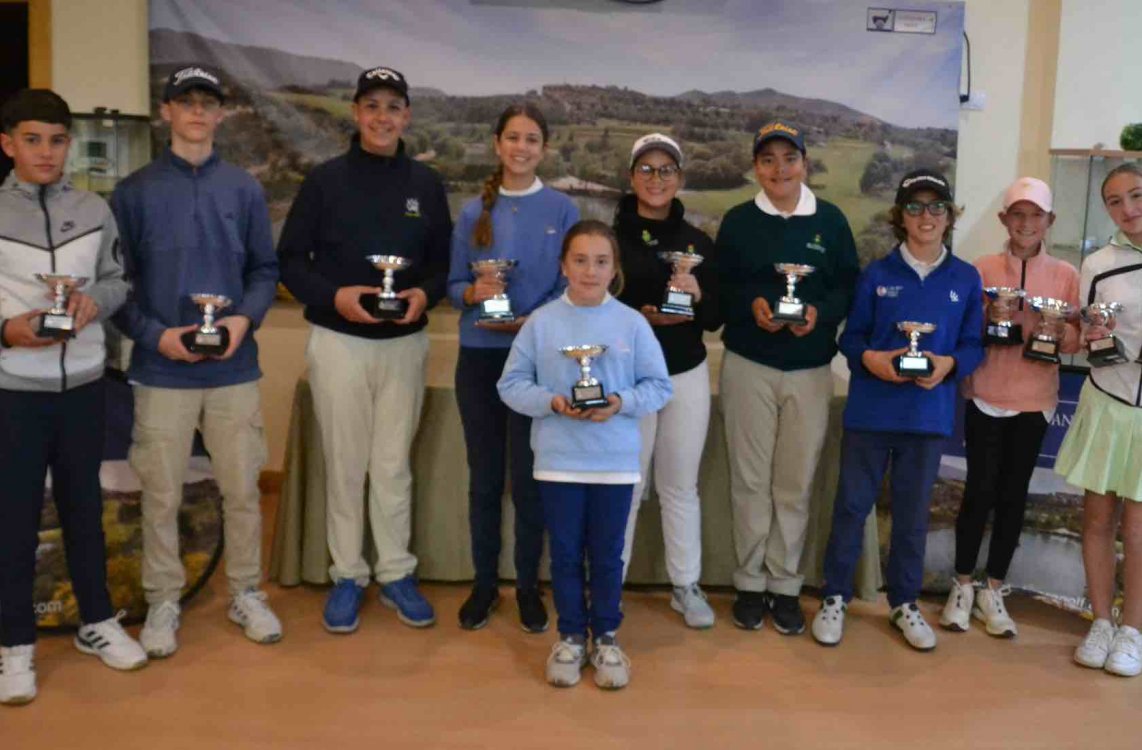 Francisco Javier Gómez, Alejandra Gil, Pedro Tineo y Dimitrii Elchaninov lo bordan en Antequera Golf