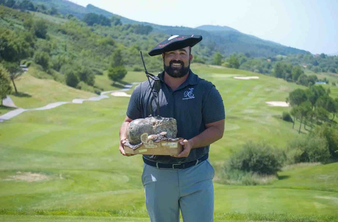 Mario Galiano revalida su triunfo en el Bizkaia PGAe Open y suma su segunda victoria del Tumi Golf Tour