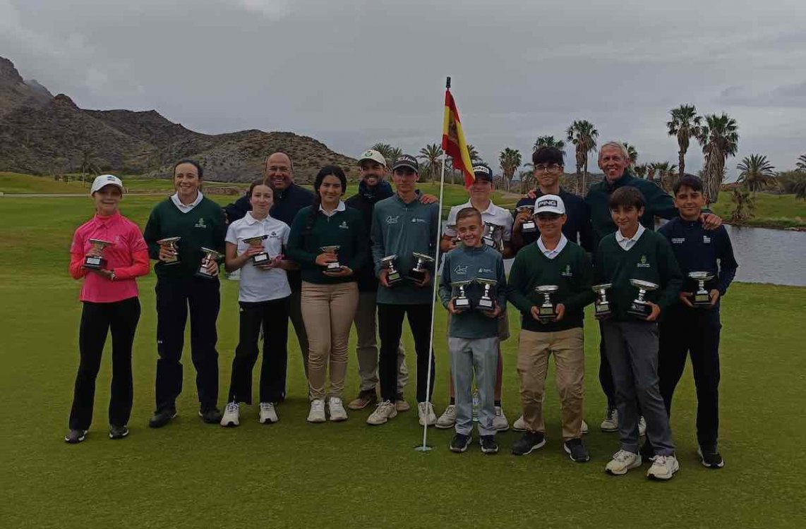 Aguilón Golf corona a los ganadores del Circuito Benjamín y Juvenil de la Zona E