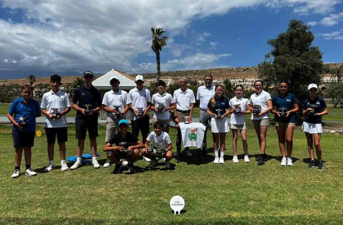 Preciosa batalla en la categoría infantil del torneo del Circuito Juvenil y Benjamín en Almerimar