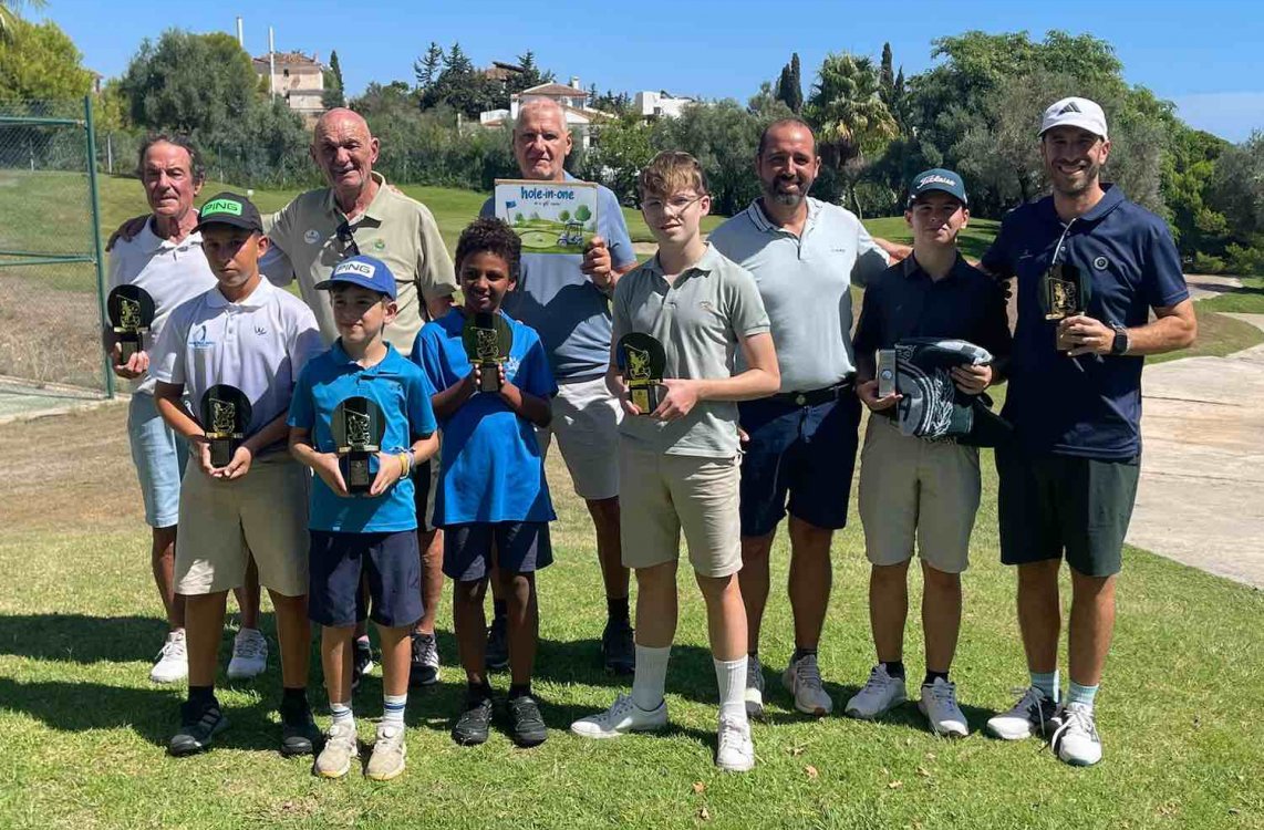 Álvaro Lizama, Javier Olmedo y Leo Rodríguez triunfan en Arenal Golf
